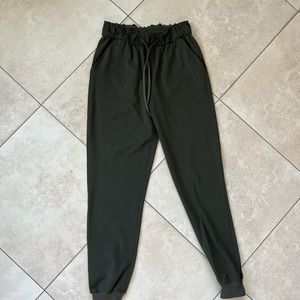 Lululemon Stretch High-Rise Jogger *Full Length in Dark Olive Size 4
